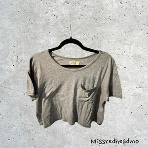 ~Hollister~ Cropped T-Shirt - Small